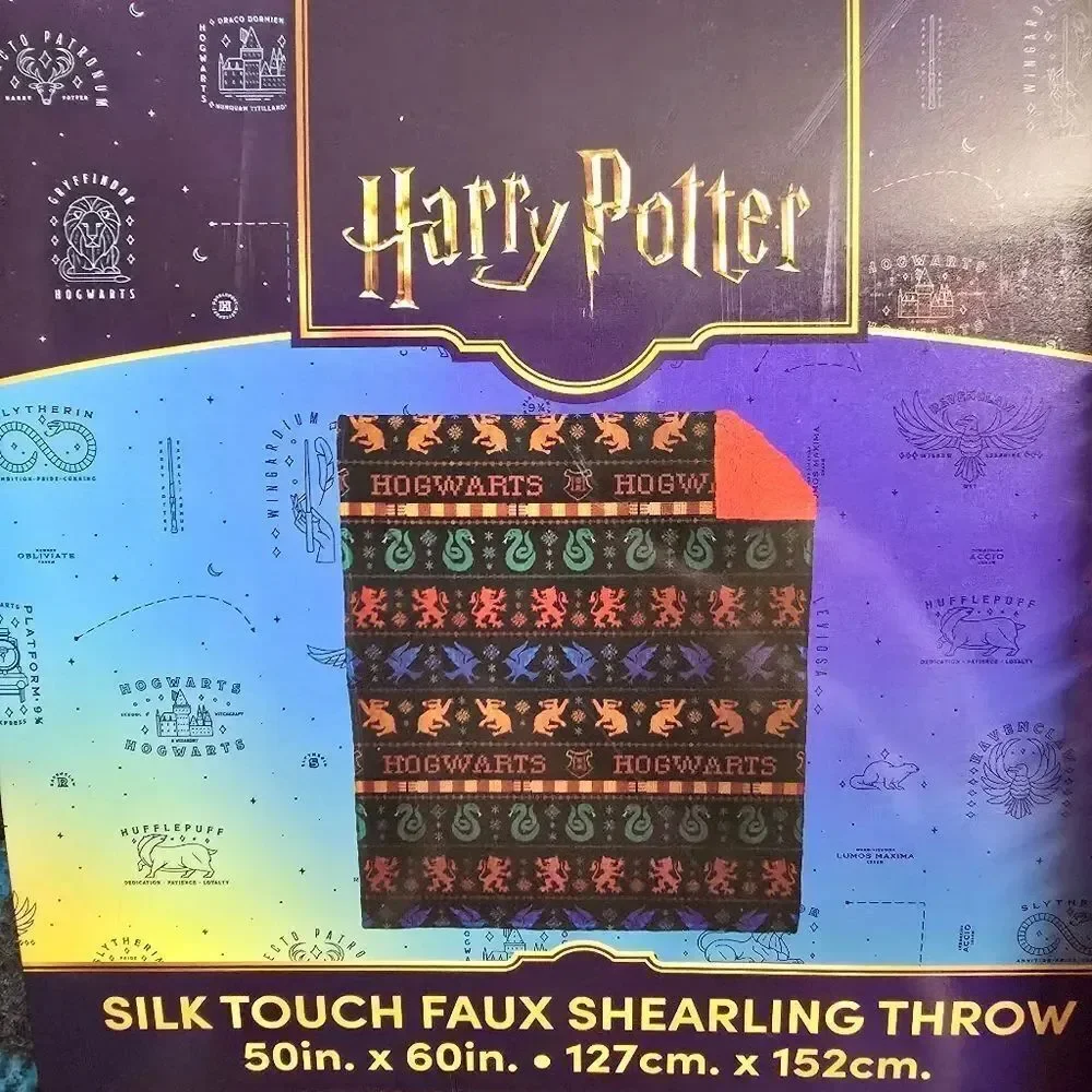 The Harry Potter Faux Shearling Throw Blanket NWT 50
